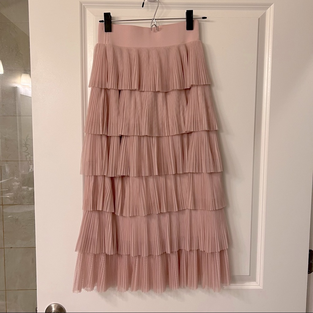 H&M tiered skirt. Midi. Pink. Size 6